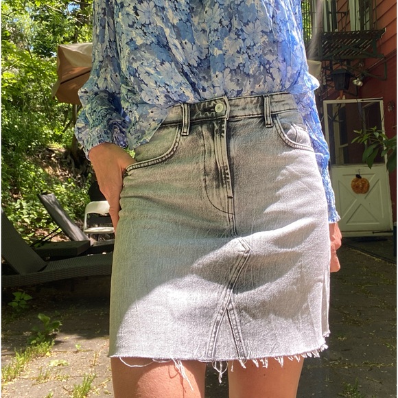 NWOT! GUESS Denim skirts Sz 28 - Picture 14 of 17
